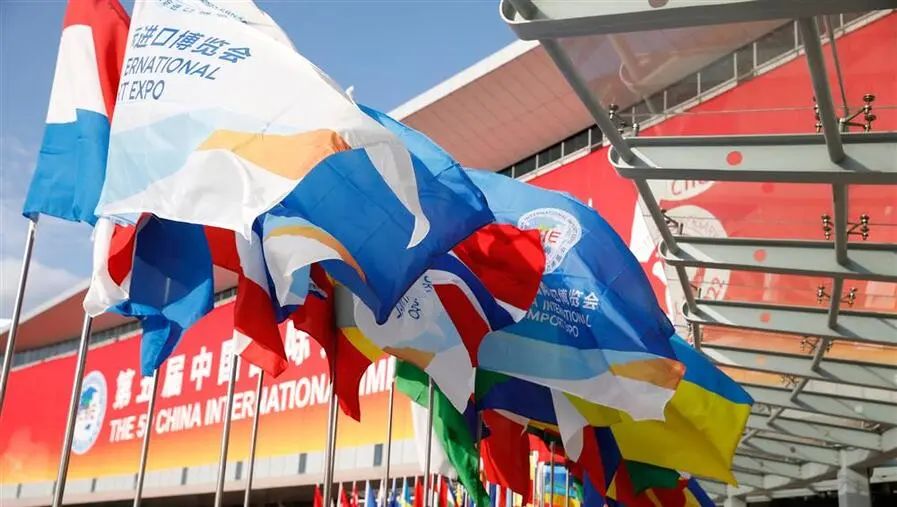 加速上市！進博會上，醫(yī)藥巨頭公布新冠藥物最新進展